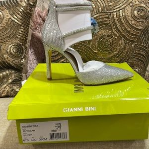 Gianni Bini Silver strappy heels. Size 9. Never worn.